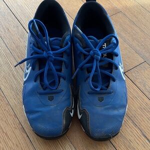 Good cond boys Blue Nike Trout Baseball cleats sz 5.5 Fastflex Sole